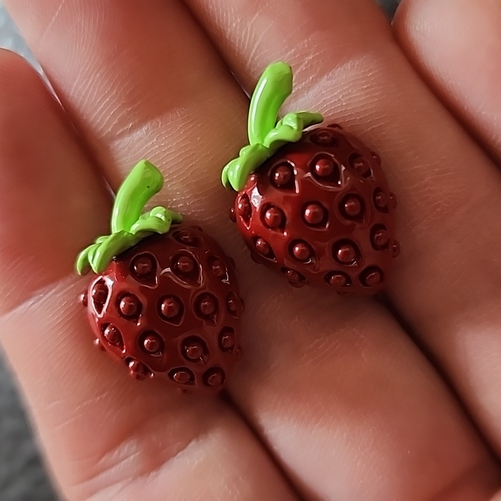 VTG Strawberry Shaped Cufflinks - Picture 5 of 8